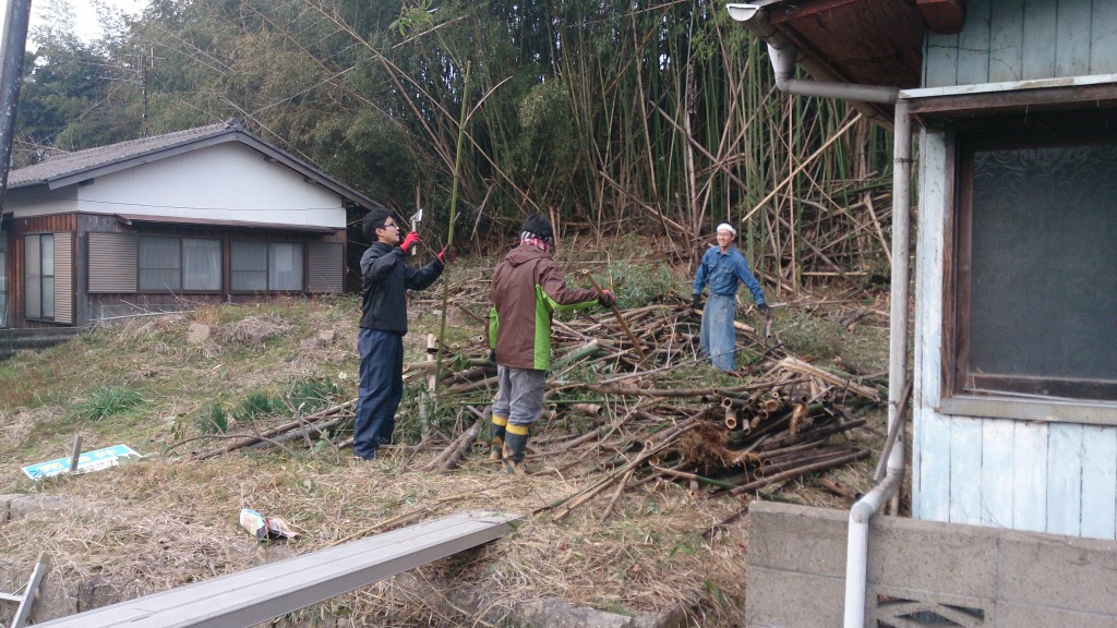 早島町新築工事　竹の伐採中の写真①