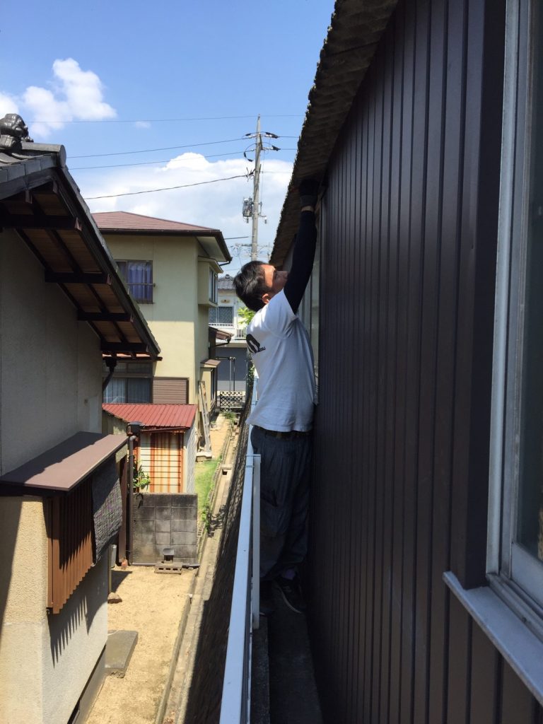 早島町板金工事　工事中の写真