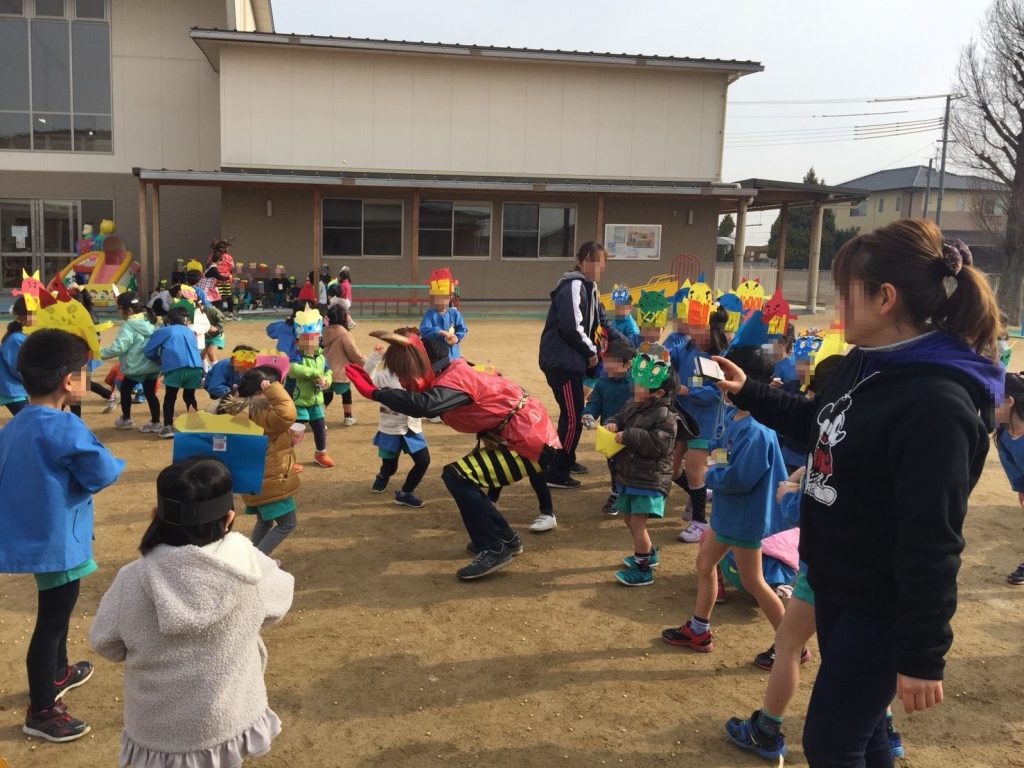 早島保育園　豆まきの写真⑤